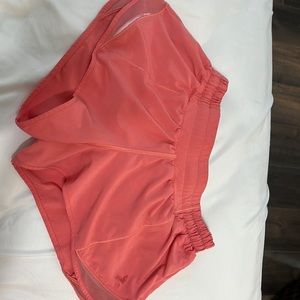 lulu lemon pink hotty hot 2.5 length shorts